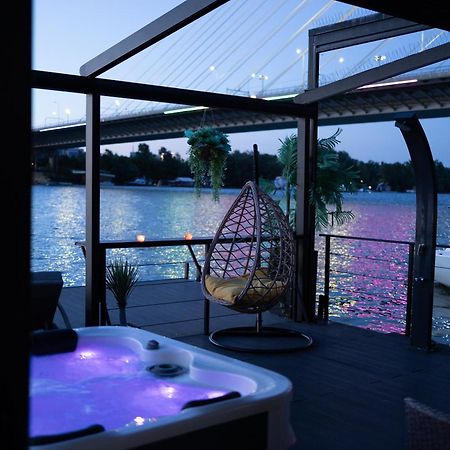Ada Moment Splav- Kuca Na Reci Beograd- Floating House On Sava River ,Белград Экстерьер фото